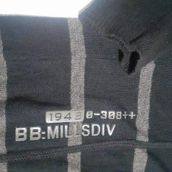 Buckle Black No. 48 Athletic Fit Men's Sweater in Size L - Picture 4 of 5